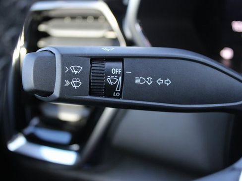 Used 2024 GMC Canyon Elevation w/ Convenience Package image 17