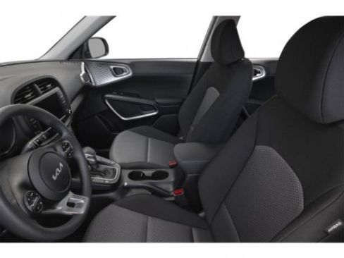 Certified 2025 Kia Soul LX w/ LX Technology Package FWD image 11