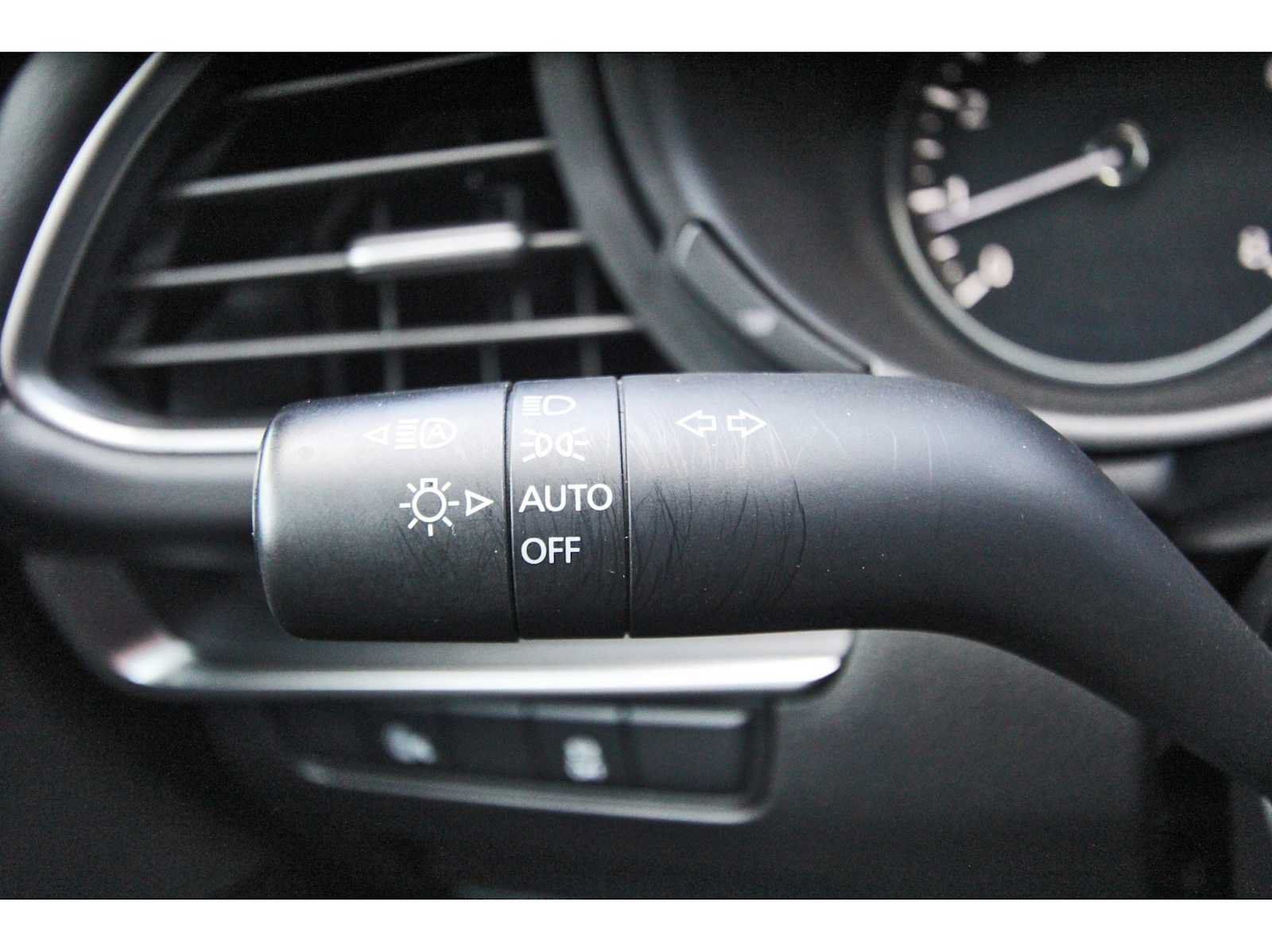Used 2025 MAZDA MAZDA3 s Sport FWD image 17