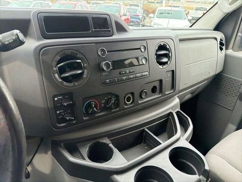 Used 2013 Ford E-350 and Econoline 350 XLT image 32