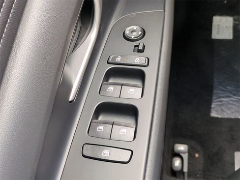 New 2026 Hyundai Elantra Limited image 30