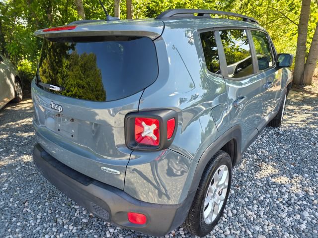 Used 2017 Jeep Renegade Latitude FWD image 5