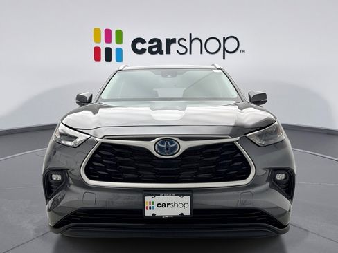 Used 2024 Toyota Highlander XLE image 8