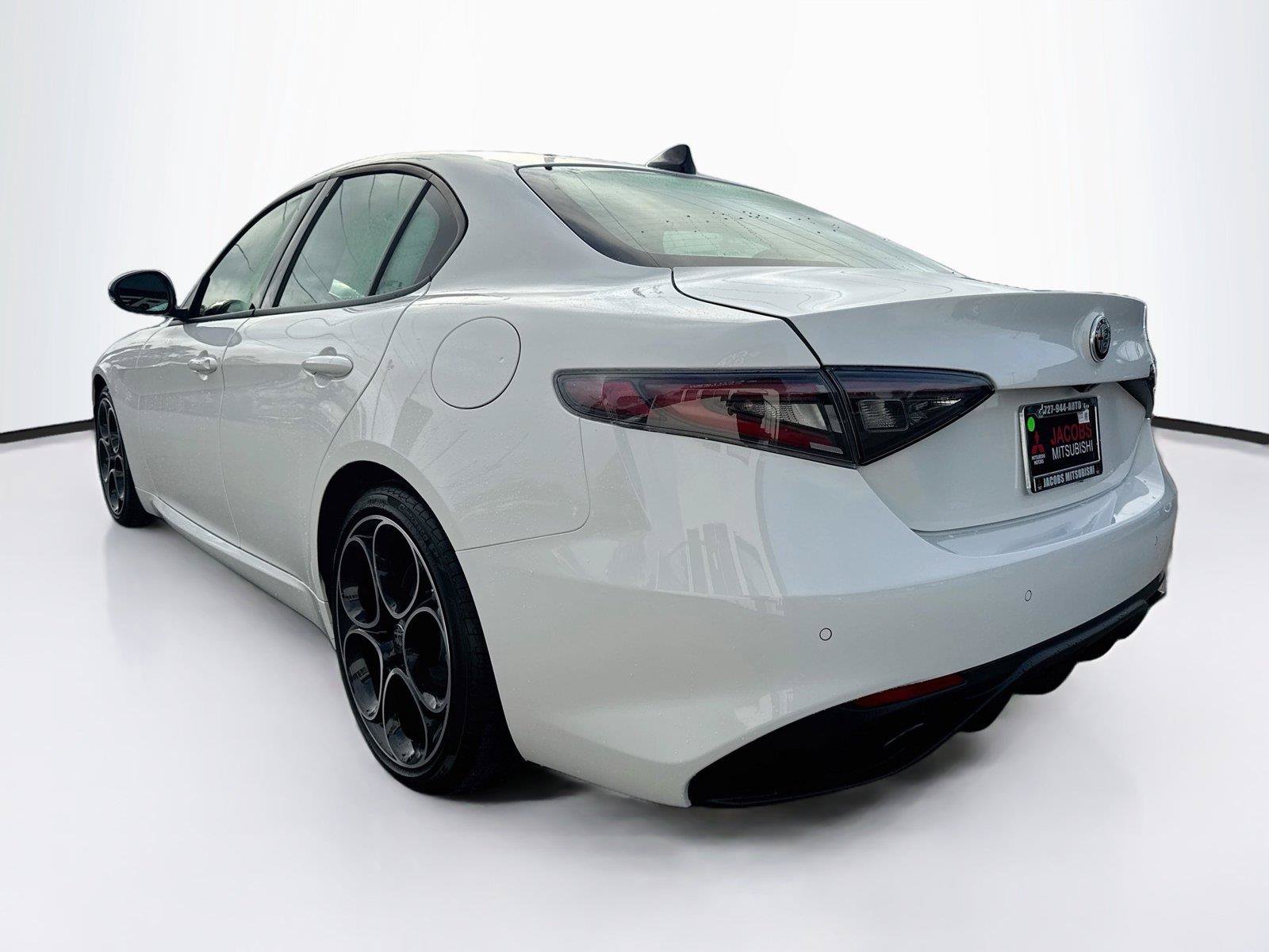 Used 2025 Alfa Romeo Giulia w/ Driving Assist Package RWD image 3