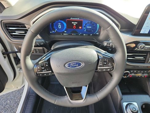 Used 2022 Ford Escape SEL w/ Technology Package AWD/4WD image 19