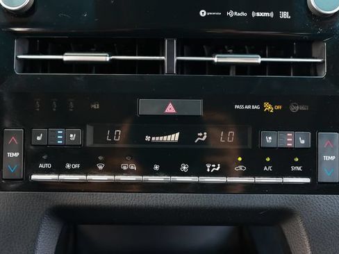 Used 2019 Toyota Avalon Touring FWD image 35