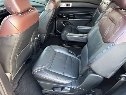 Used 2022 Ford Explorer Platinum w/ Equipment Group 601A image 11