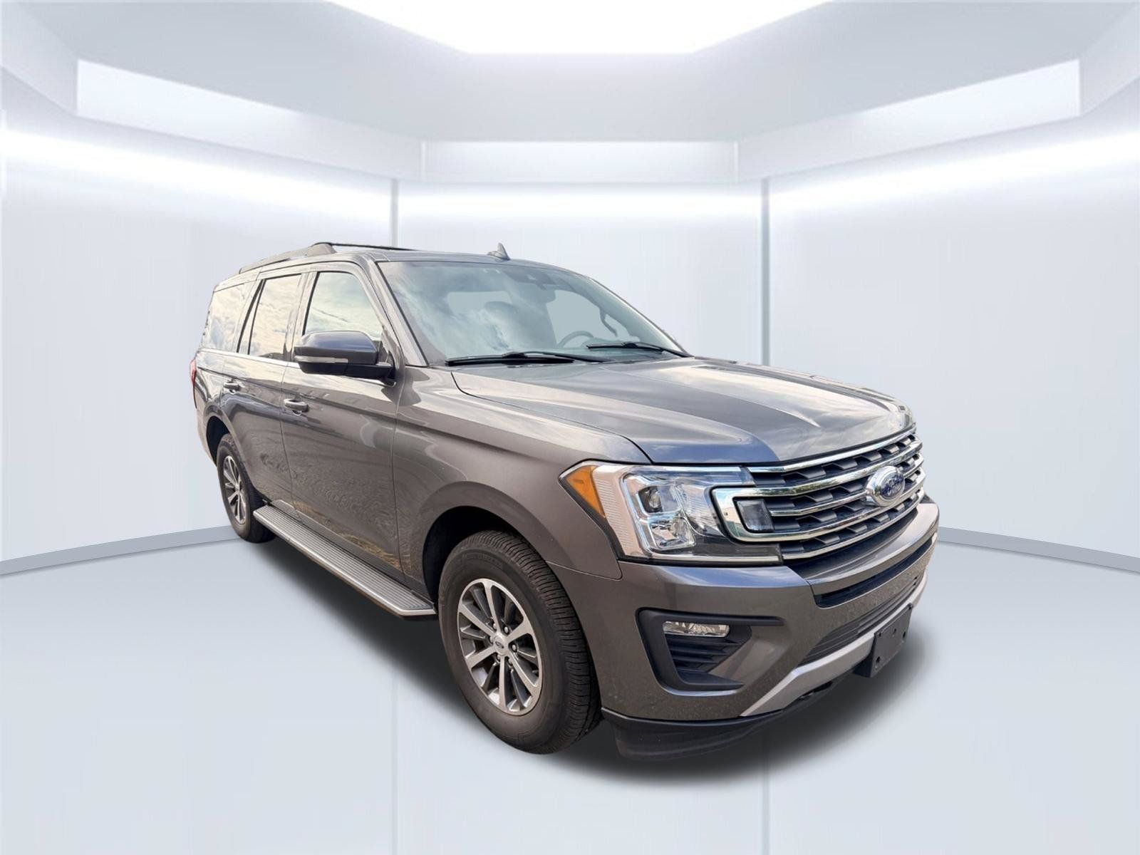 Used 2021 Ford Expedition XLT AWD/4WD image 2