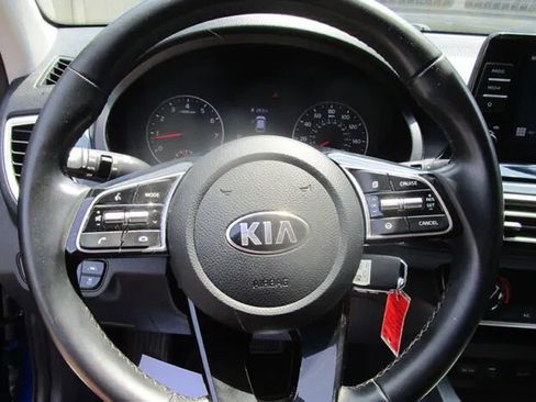 Used 2021 Kia Seltos S AWD/4WD image 17