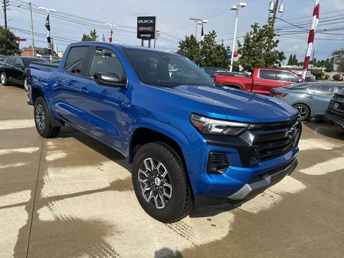 Used 2023 Chevrolet Colorado Z71 w/ Z71 Convenience Package 2 AWD/4WD image 11