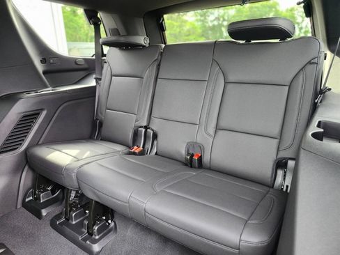 Used 2026 Chevrolet Tahoe Z71 w/ Comfort Package AWD/4WD image 16