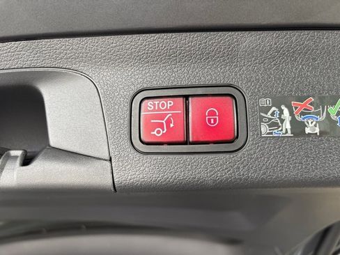 New 2025 Mercedes-Benz GLS 580 4MATIC image 28