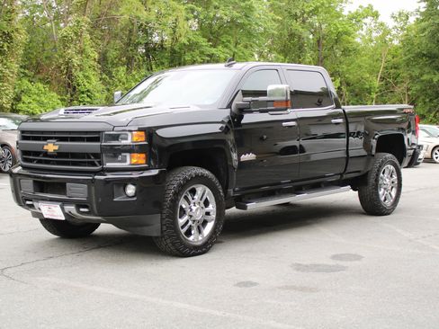 Used 2019 Chevrolet Silverado 2500 High Country w/ Duramax Plus Package AWD/4WD image 3