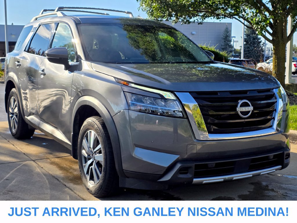 Certified 2024 Nissan Pathfinder SL AWD/4WD image 1