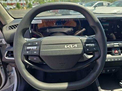 New 2026 Kia K4 FWD image 28