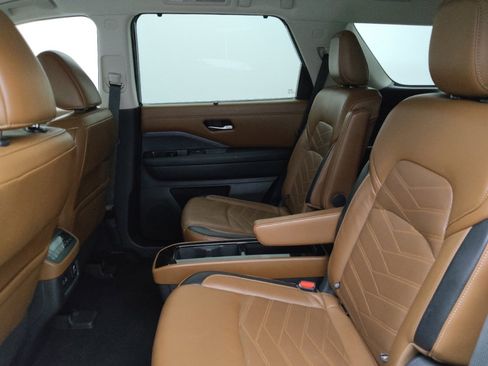 Used 2022 Nissan Pathfinder Platinum image 18