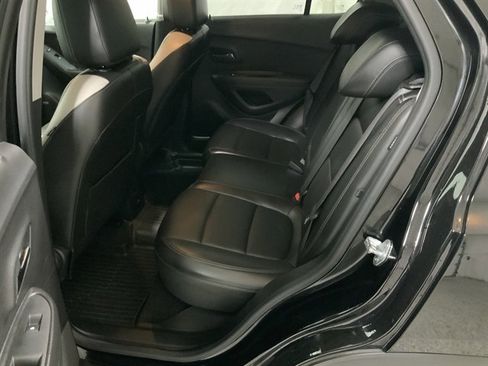 Used 2019 Chevrolet Trax Premier w/ Midnight Edition image 18