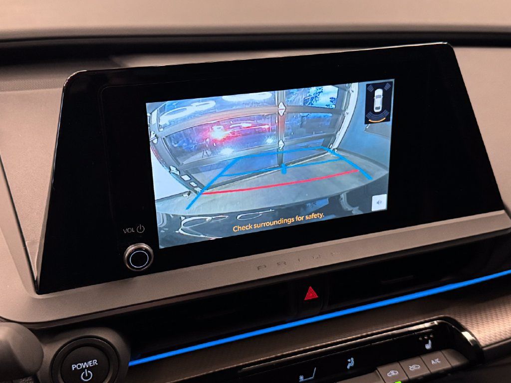 Used 2024 Toyota Prius XLE FWD image 14
