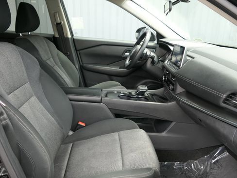 Used 2024 Nissan Rogue SV FWD image 23