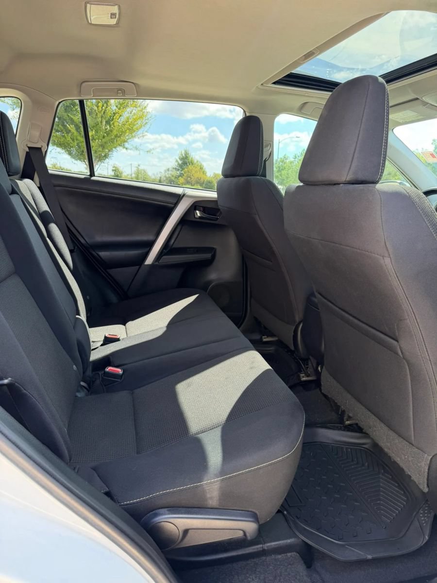 Used 2017 Toyota RAV4 XLE FWD image 10