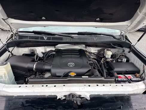 Used 2016 Toyota Tundra SR5 w/ SR5 Upgrade Package image 32