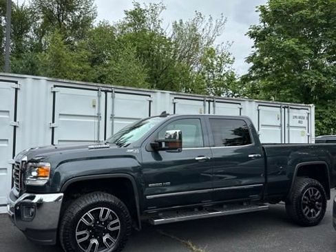 Used 2019 GMC Sierra 2500 SLT w/ Duramax Plus Package AWD/4WD image 2