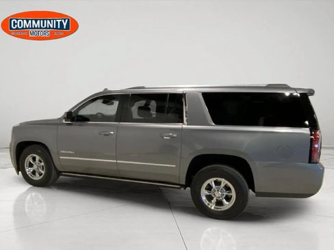 Used 2020 GMC Yukon XL Denali w/ Denali Ultimate Package AWD/4WD image 3