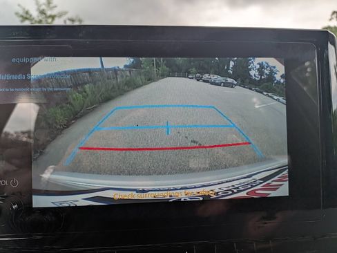 Used 2025 Toyota Corolla LE FWD image 21