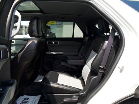 Certified 2023 Ford Explorer XLT w/ Equipment Group 202A AWD/4WD image 28