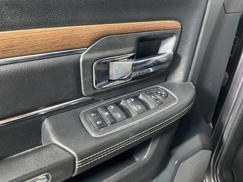Used 2018 RAM 1500 Laramie w/ Convenience Group AWD/4WD image 10