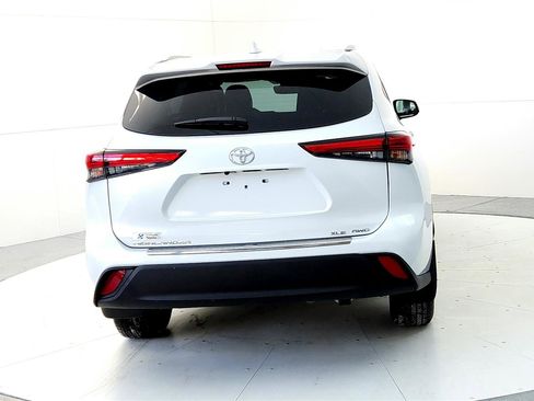 Certified 2022 Toyota Highlander XLE image 5