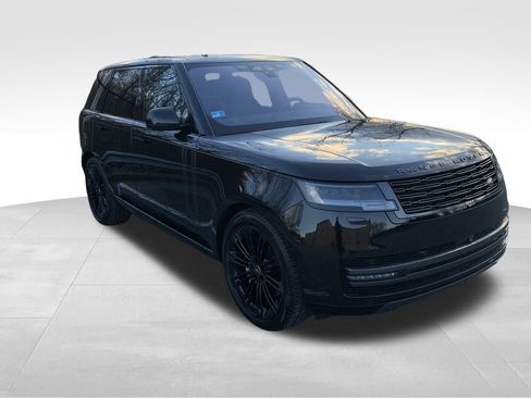Certified 2023 Land Rover Range Rover SE image 3