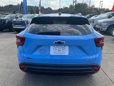 Used 2024 Chevrolet Trax RS w/ Driver Confidence Package FWD image 4