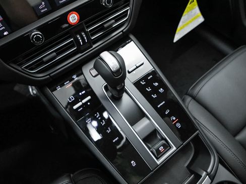 New 2026 Porsche Macan AWD/4WD image 27