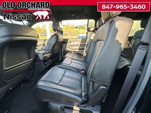 Used 2022 Jeep Wagoneer Series II w/ Premium Group I AWD/4WD image 12