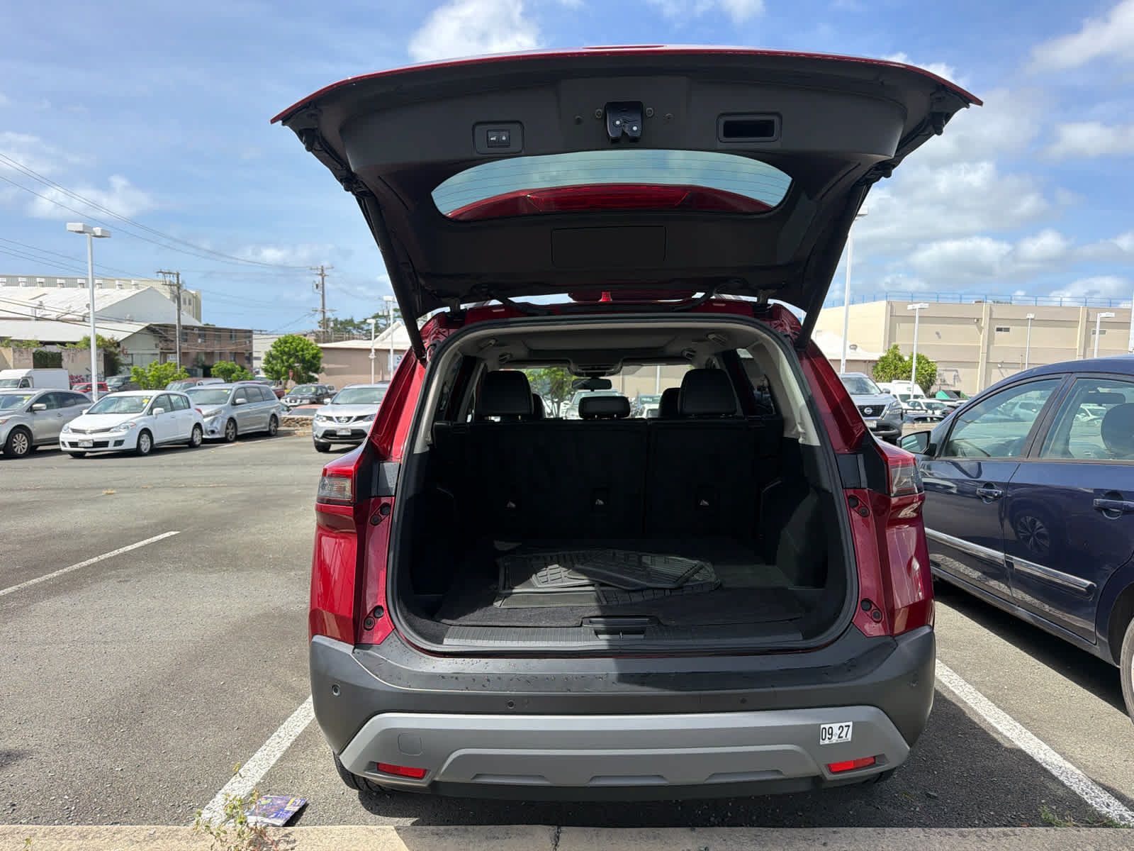 Used 2022 Nissan Rogue SV w/ SV Premium Package FWD image 11