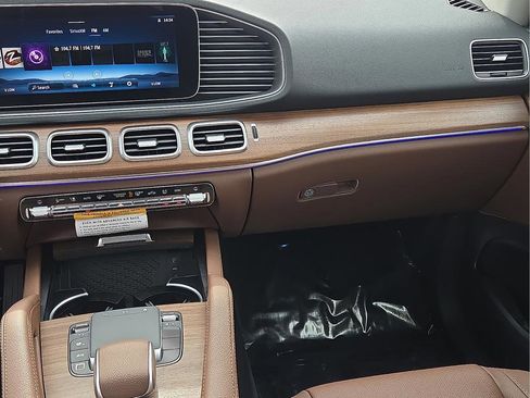 New 2026 Mercedes-Benz GLE 450 4MATIC image 16