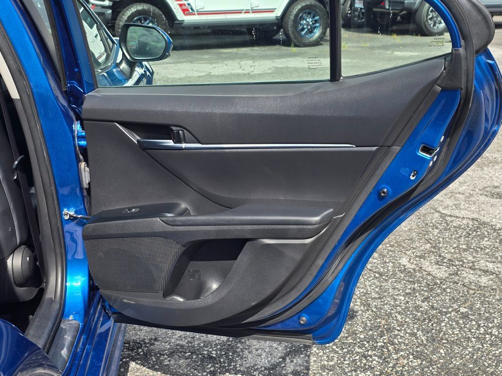 Used 2020 Toyota Camry SE FWD image 48