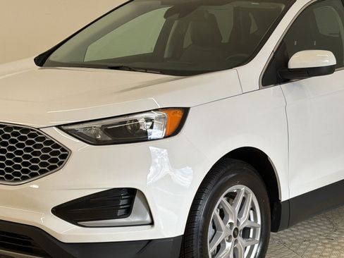 Certified 2024 Ford Edge SEL AWD/4WD image 11