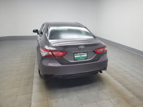 Used 2018 Toyota Camry FWD image 6