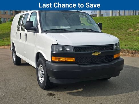 New 2025 Chevrolet Express 2500 w/ Driver Convenience Package RWD image 31