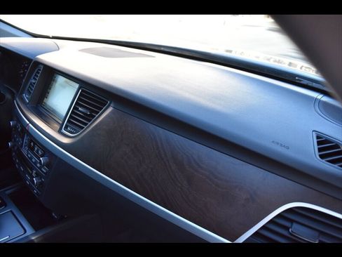 Used 2015 Hyundai Genesis 5.0 RWD image 39