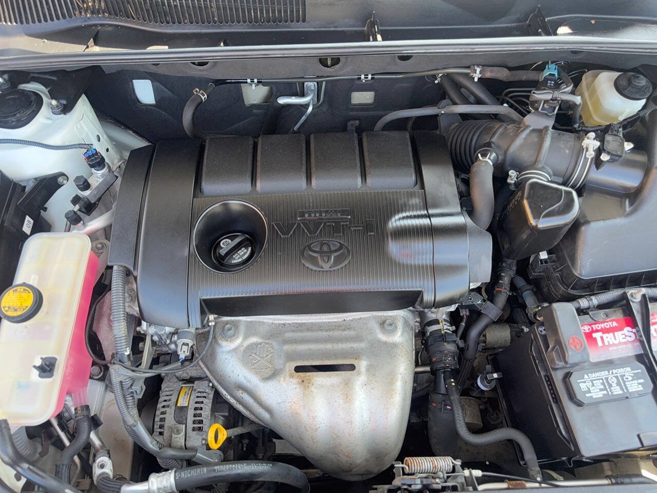 Used 2011 Toyota RAV4 Limited w/ Limited Extra Value Pkg FWD image 32