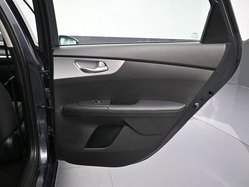 Used 2023 Kia Forte LXS image 27