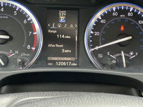 Used 2015 Toyota Highlander XLE image 27