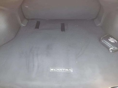 Used 2025 Hyundai Elantra Sport FWD image 9