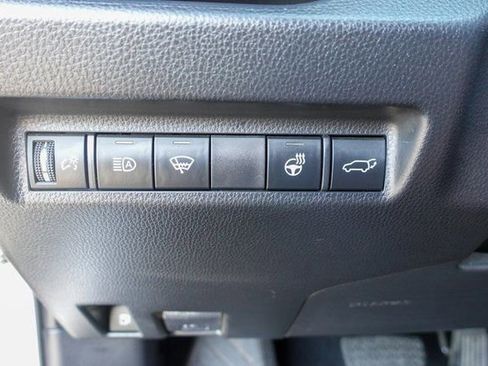 Used 2022 Toyota RAV4 SE image 17