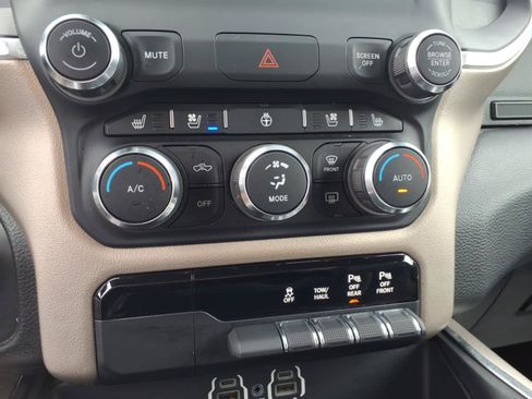 Used 2020 RAM 1500 Laramie AWD/4WD image 29