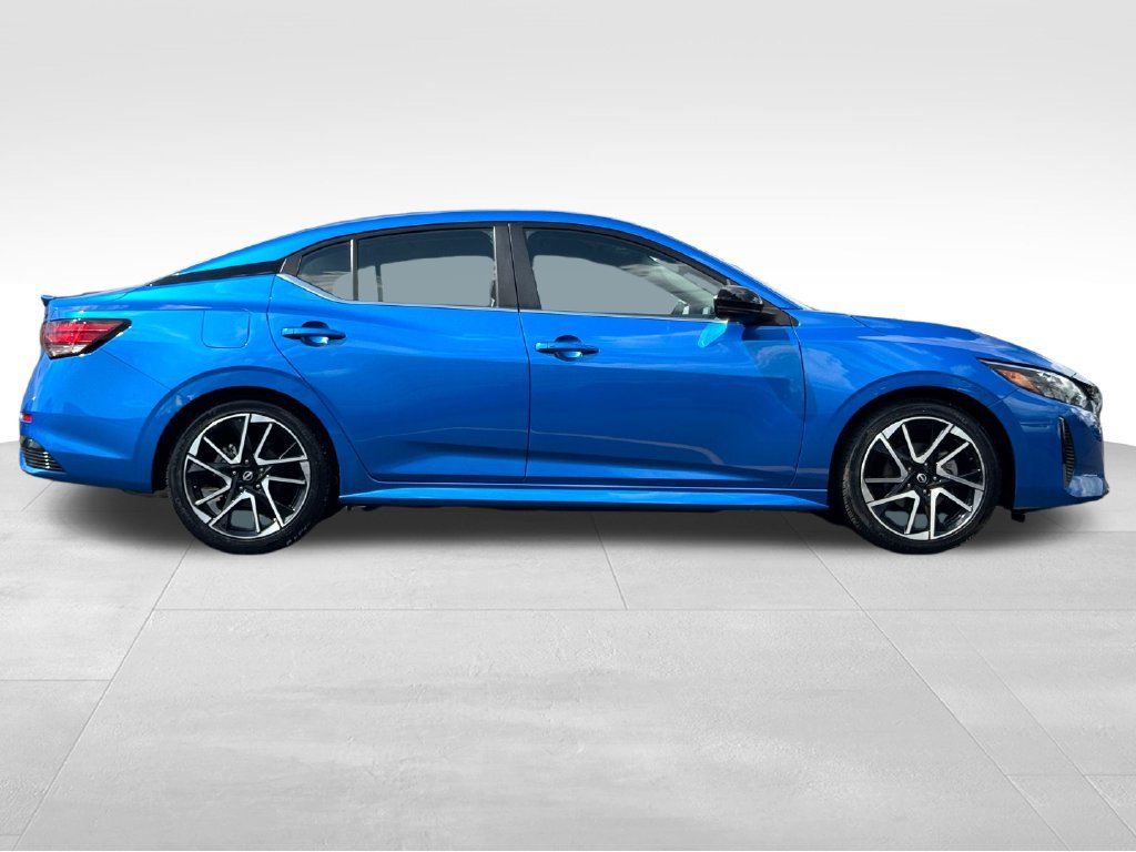 Used 2025 Nissan Sentra SR FWD image 8