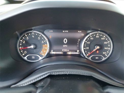 Used 2020 Jeep Renegade Altitude w/ UConnect 8.4 Nav Group image 29